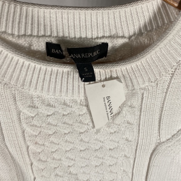 Banana Republic Sweater - Picture 3 of 4